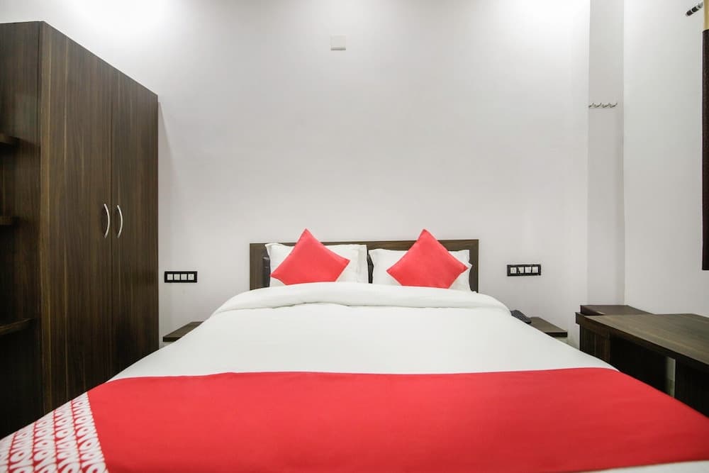 OYO 25084 Hotel Jai Hind