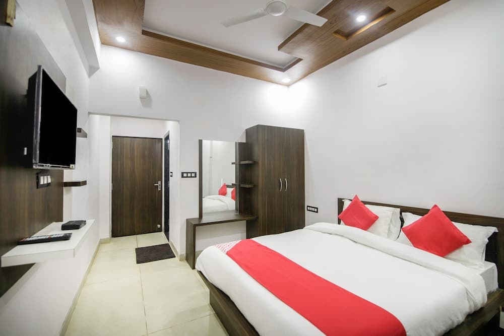 OYO 25084 Hotel Jai Hind
