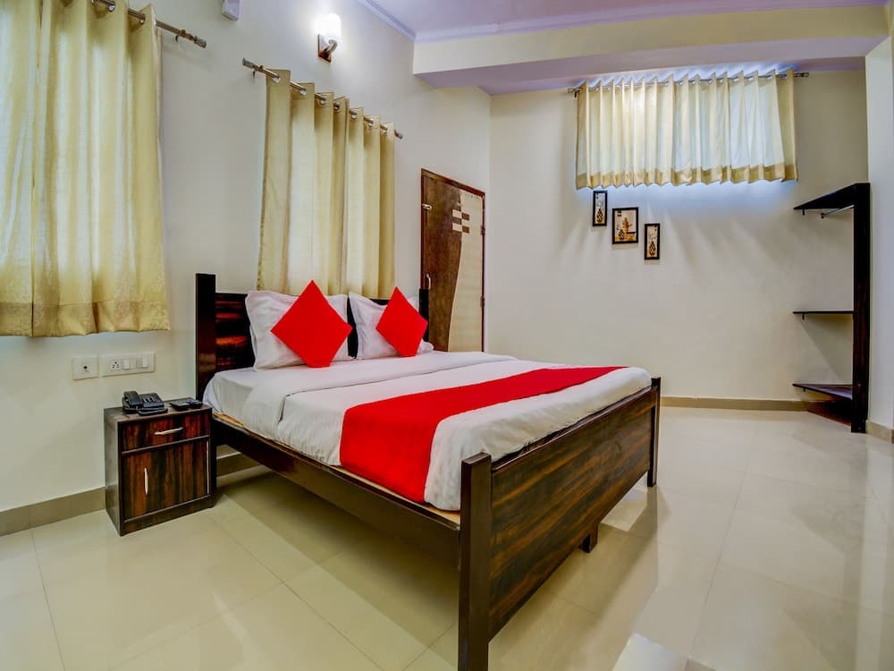 OYO 22942 Hotel Opal