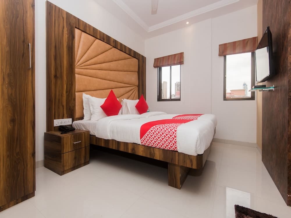 OYO 15519 Hotel Grand Residency