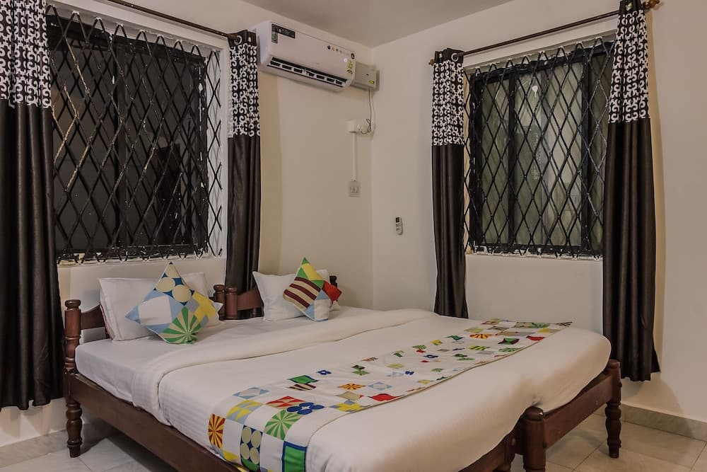OYO 24114 Home Decent Studio Candolim