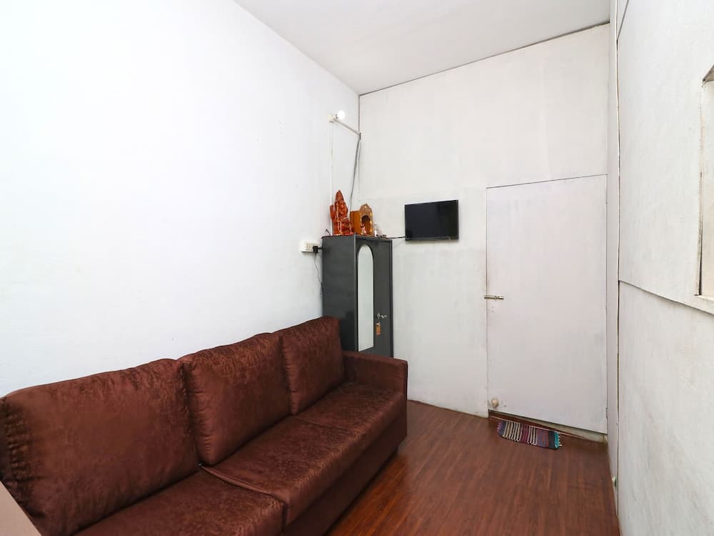 OYO 7111 Fanindra Guest House