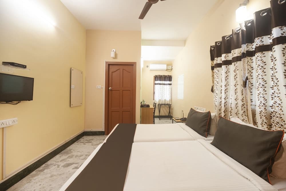 OYO 24512 Flagship Neelangarai