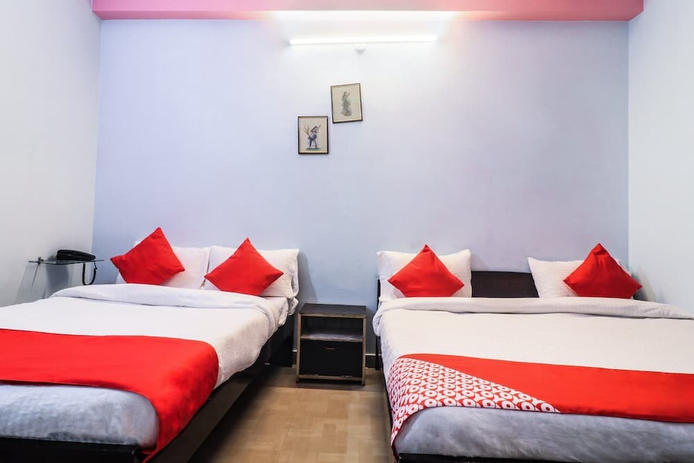 OYO 24228 Hotel Hans