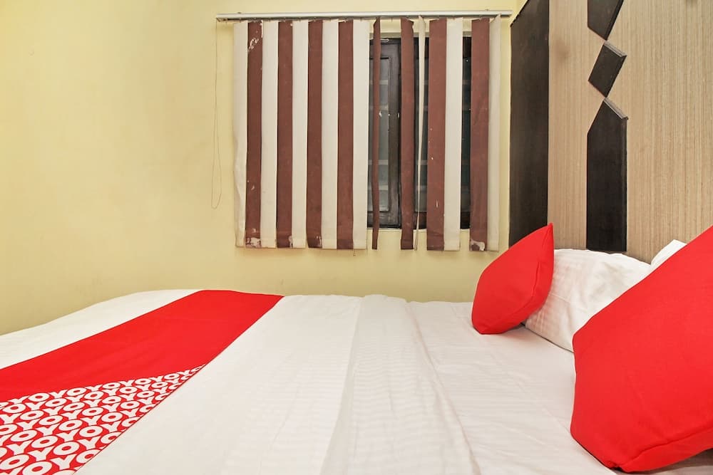 OYO 24605 Grand Season