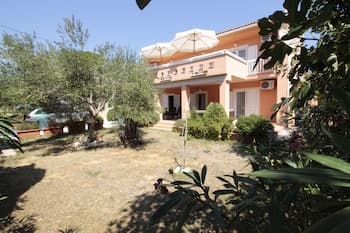 Studios & Rooms Fiesta