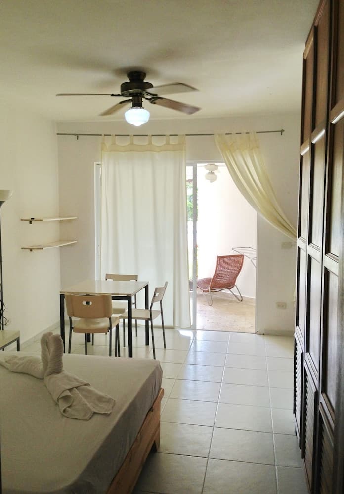 Las Terrazas Condo - Los Corales Village