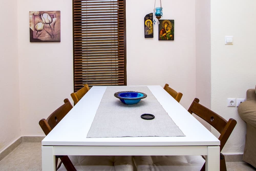 Guedin Sea Side House