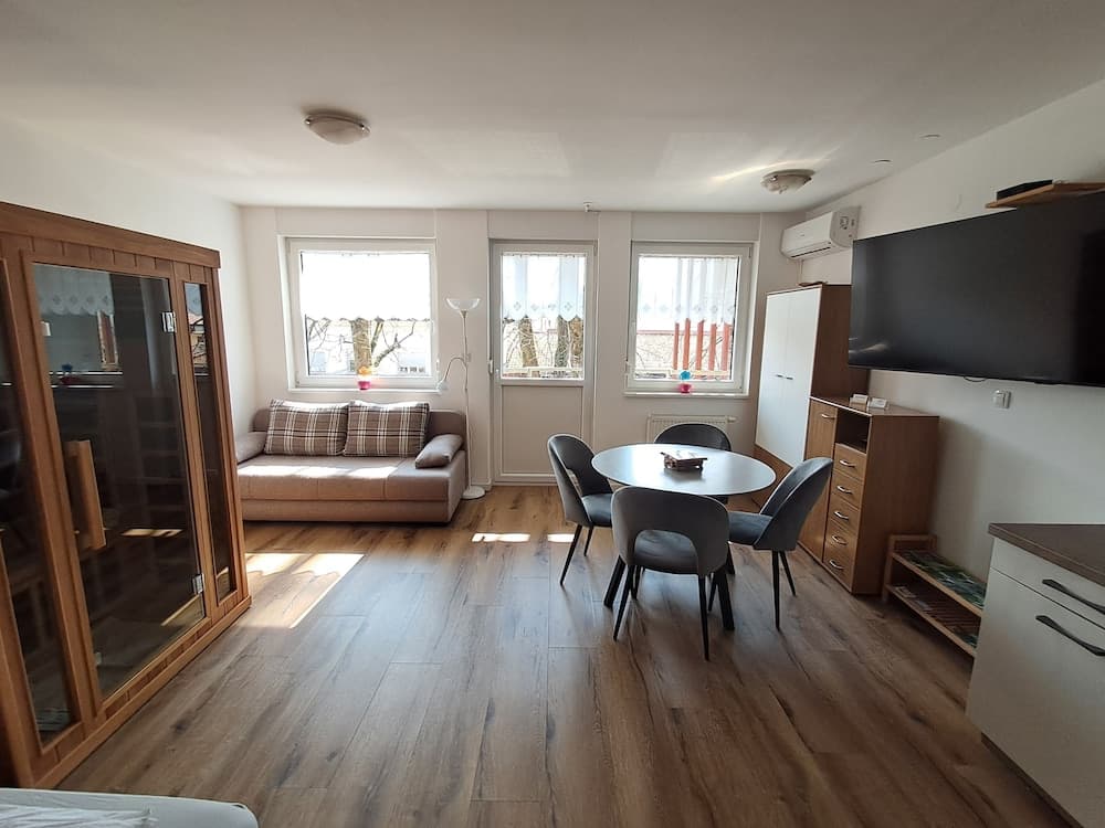 Apartment Honey Bee with Sauna