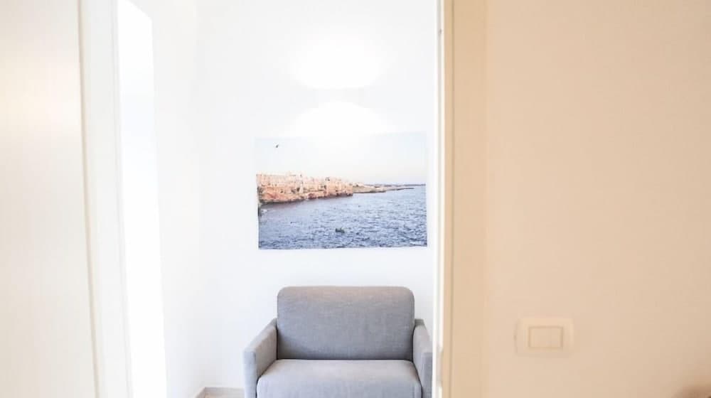 Ailanthus Holiday Suites