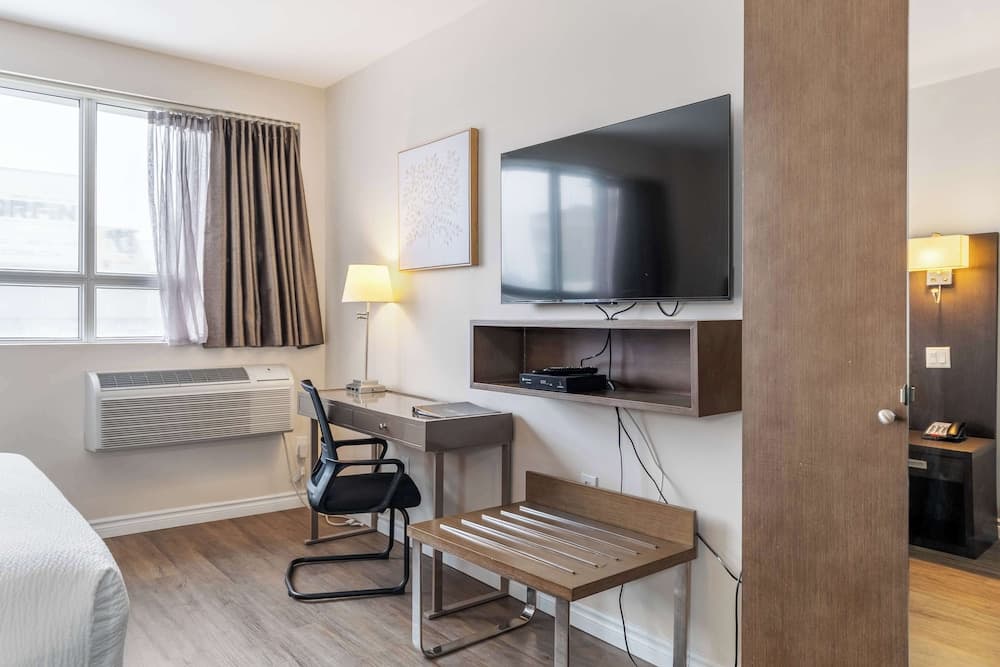 Hotel Montreal Metropolitan, BW Signature Collection