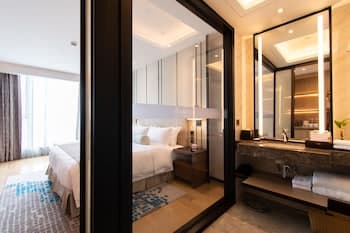 Ramada Plaza Wyndham Wenzhou Cangnan