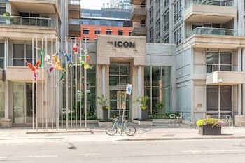 Simply Comfort, Stylish Downtown Apartment