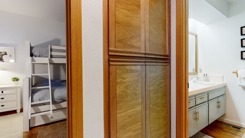 Snowcreek #887 2 Bedroom Condo by RedAwning