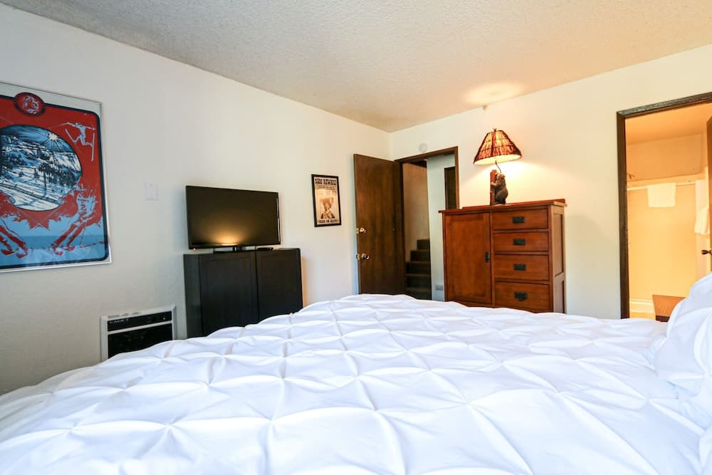 Chamonix #94 3 Bedroom Condo by RedAwning