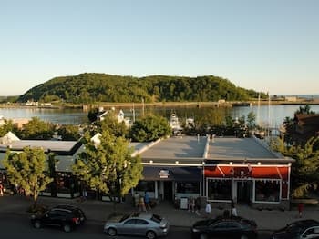 Betsie Harbor Lodging