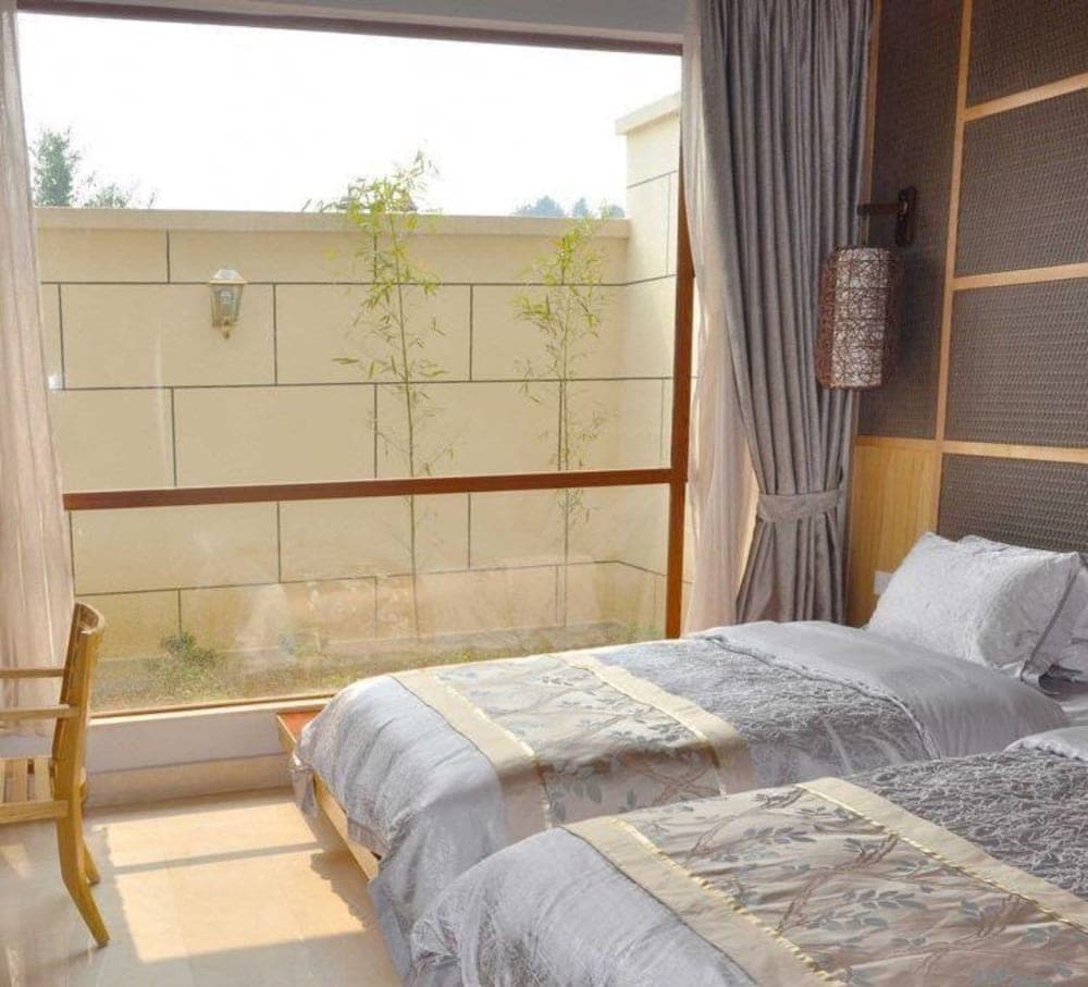 Palace International Hot Spring Hotel