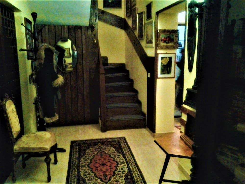 Leyla Guesthouse Castel