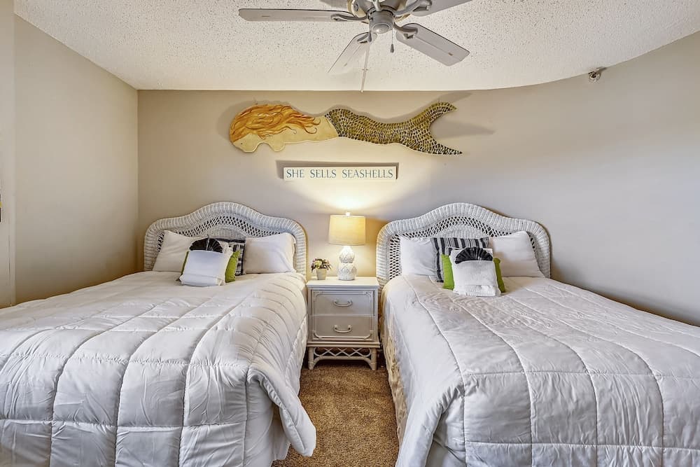 Inlet Reef 209 3 Bedroom Condo by RedAwning