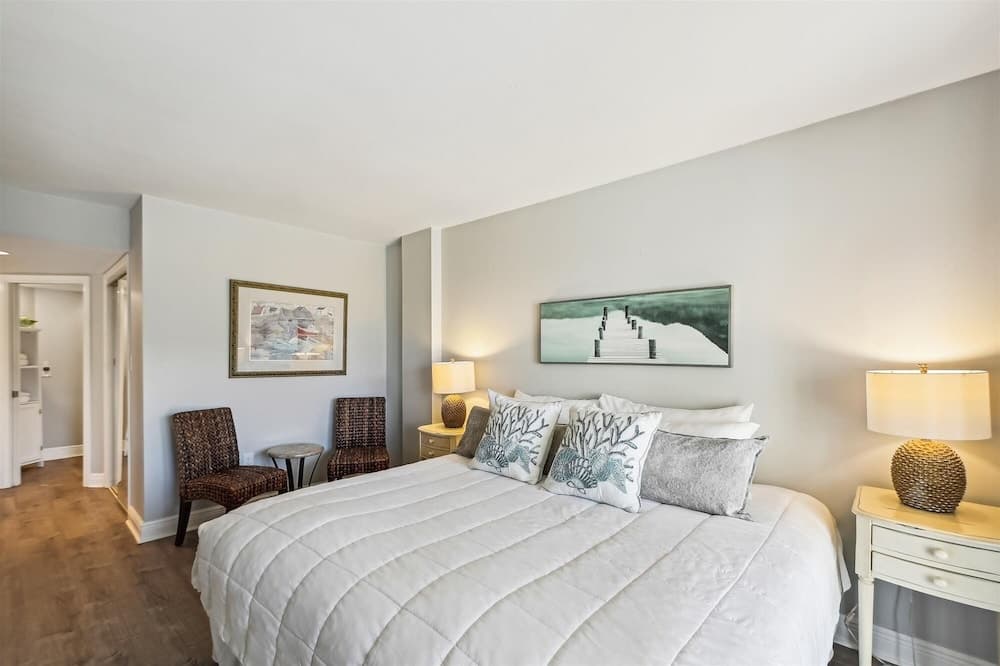 Inlet Reef 210 2 Bedroom Condo by RedAwning