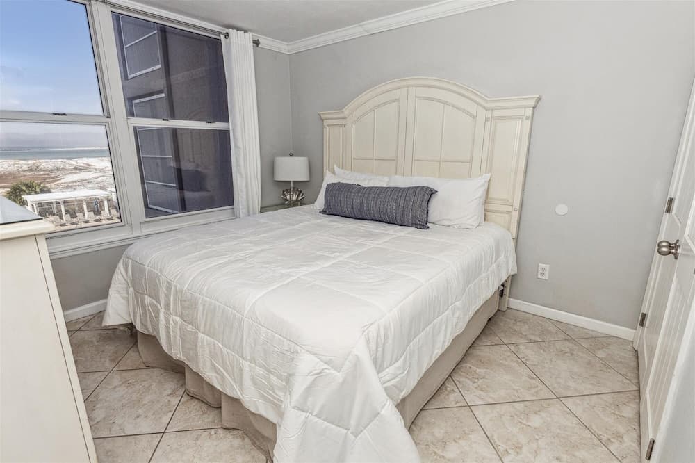 Magnolia House 305 2 Bedroom Condo by RedAwning