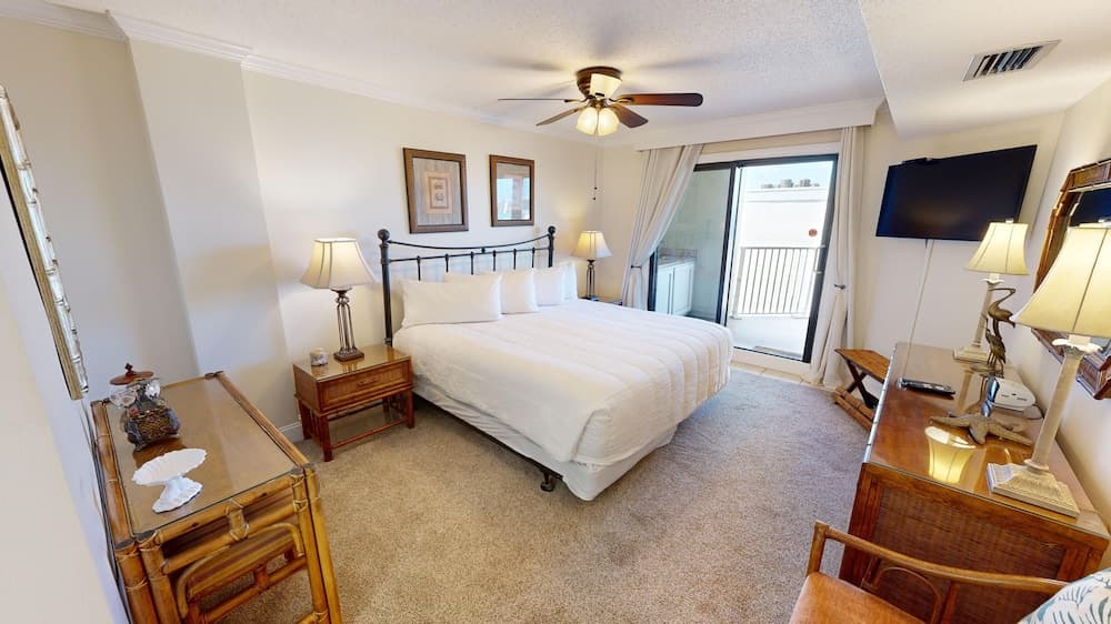 Inlet Reef 616 2 Bedroom Condo by RedAwning