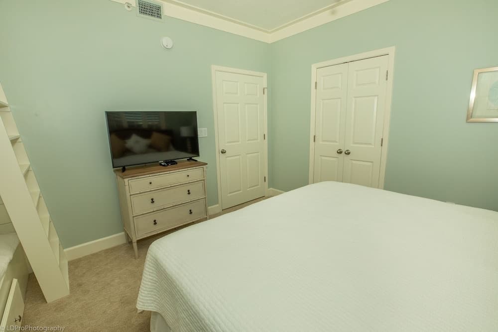 Oceania 106 3 Bedroom Condo by RedAwning