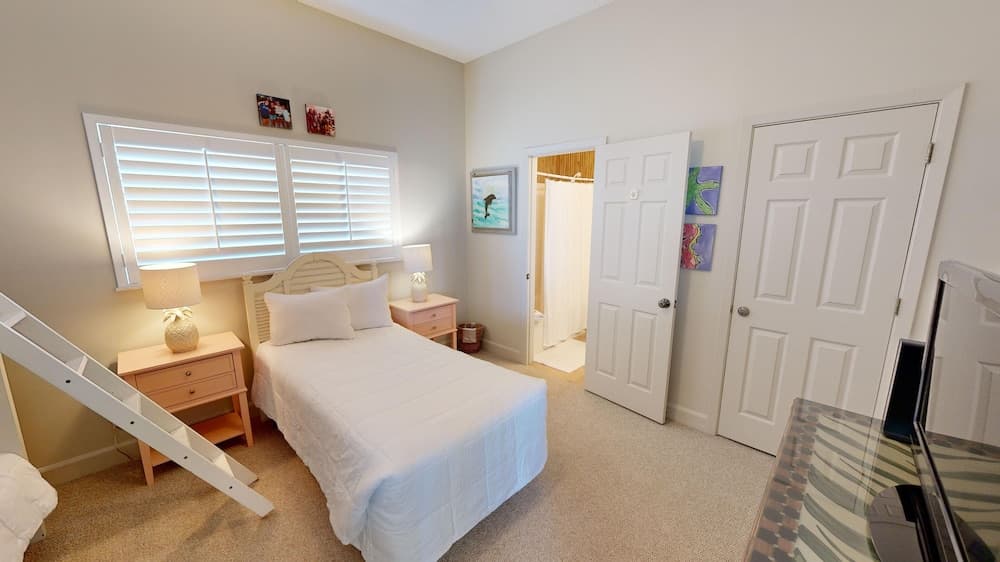 Oceania 906 3 Bedroom Condo by RedAwning