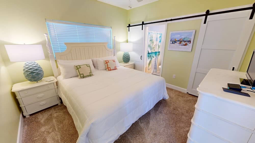 Oceania 607 3 Bedroom Condo by RedAwning