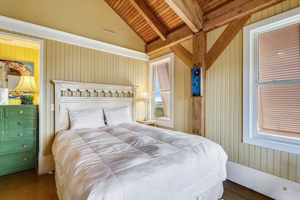 Sugar Shack 4 Bedroom Home by RedAwning