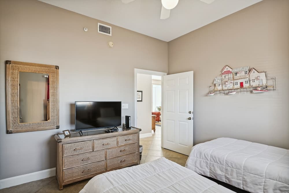 Oceania 907 3 Bedroom Condo by RedAwning