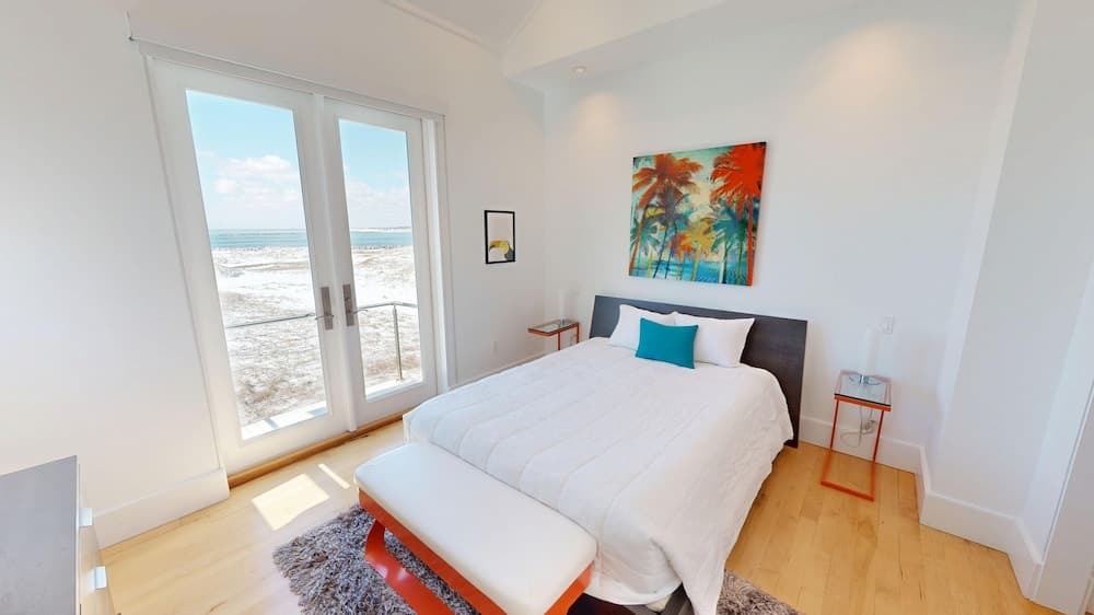 Seabreeze 5 Bedroom Home by RedAwning