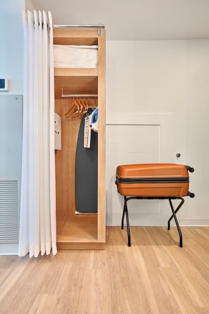 Universal's Endless Summer Resort - Dockside Inn and Suites