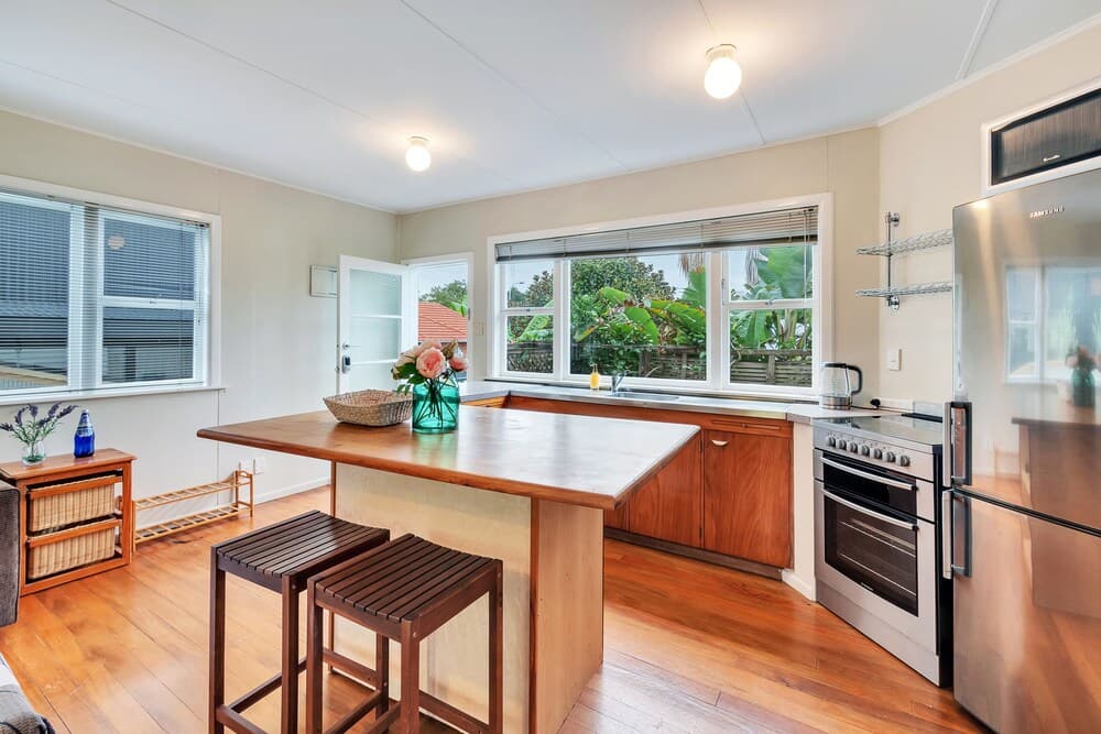 Sunny Grey Lynn Holiday Home