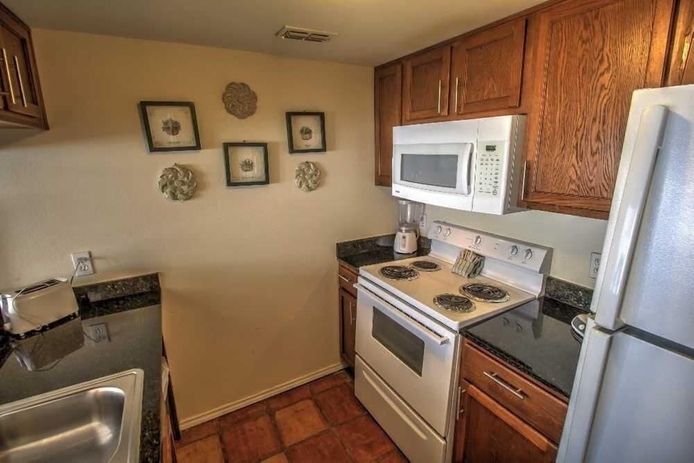 Gulfpoint 3103 Minium 2 Bedroom Condo by RedAwning