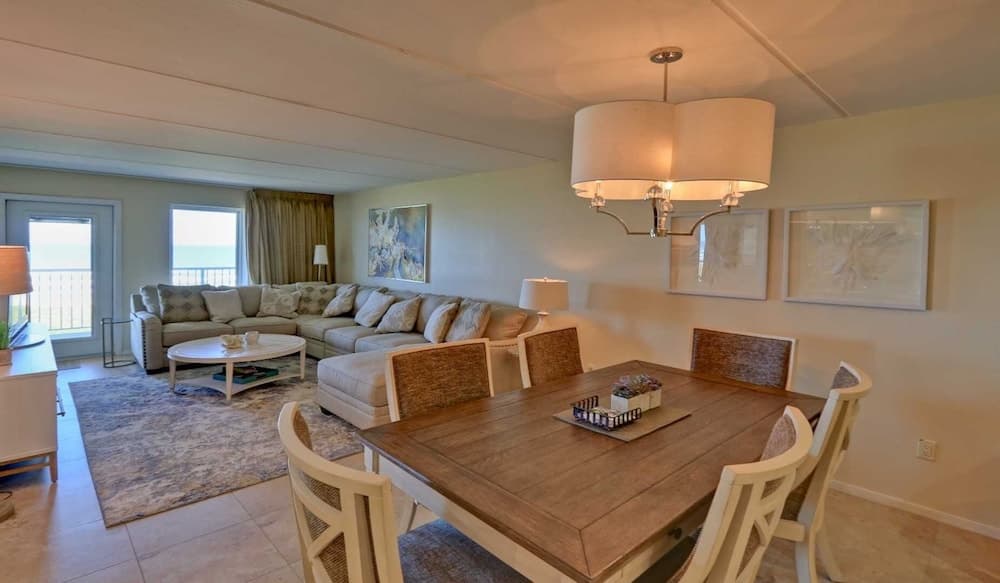 Edgewater 507 Minium 3 Bedroom Condo by RedAwning