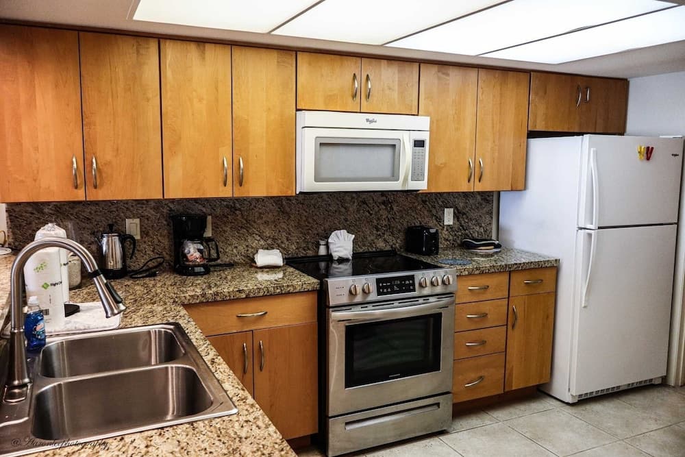 Edgewater 506 Minium 2 Bedroom Condo by RedAwning