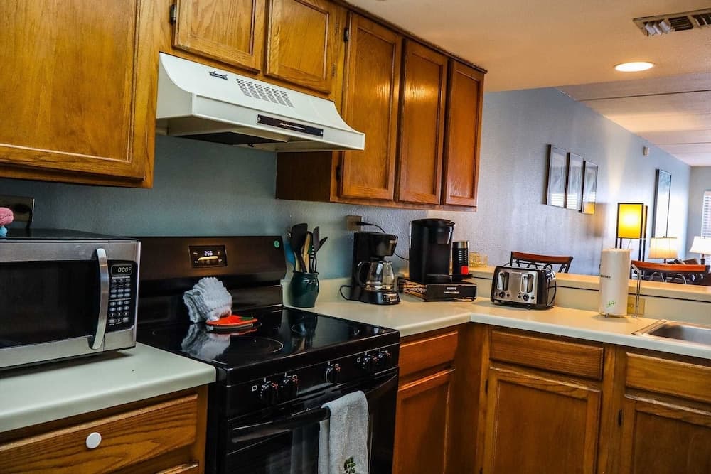 Beachview 105 Minium 2 Bedroom Condo by RedAwning