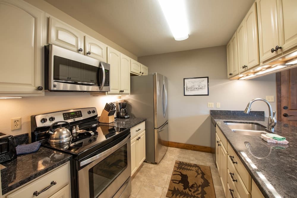 Evergreen 2br- Renovated Kitchen 2 Bedroom Condo - No Cleaning Fee! by RedAwning