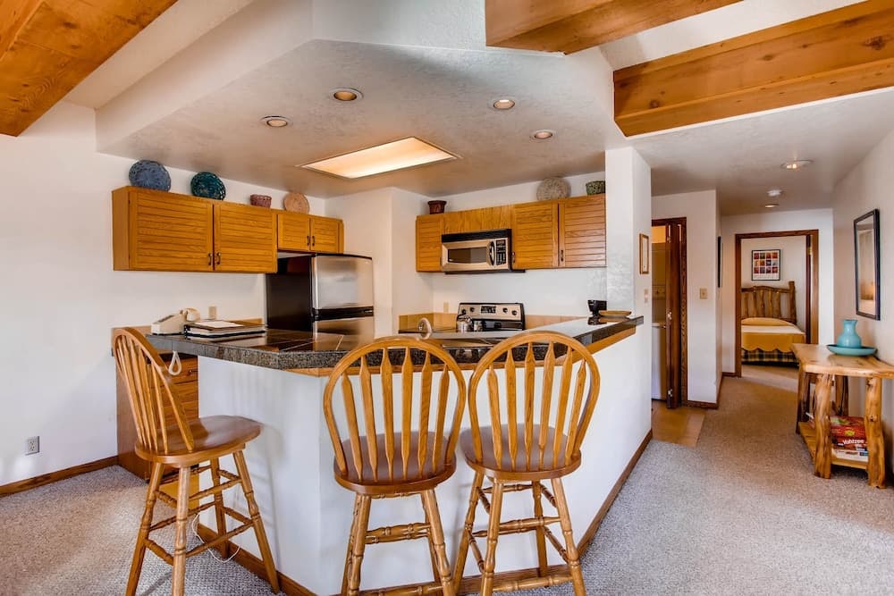 Spacious 2 Br Unit With Completely Updated Kitchen 2 Bedroom Condo - No Cleaning Fee! by RedAwning