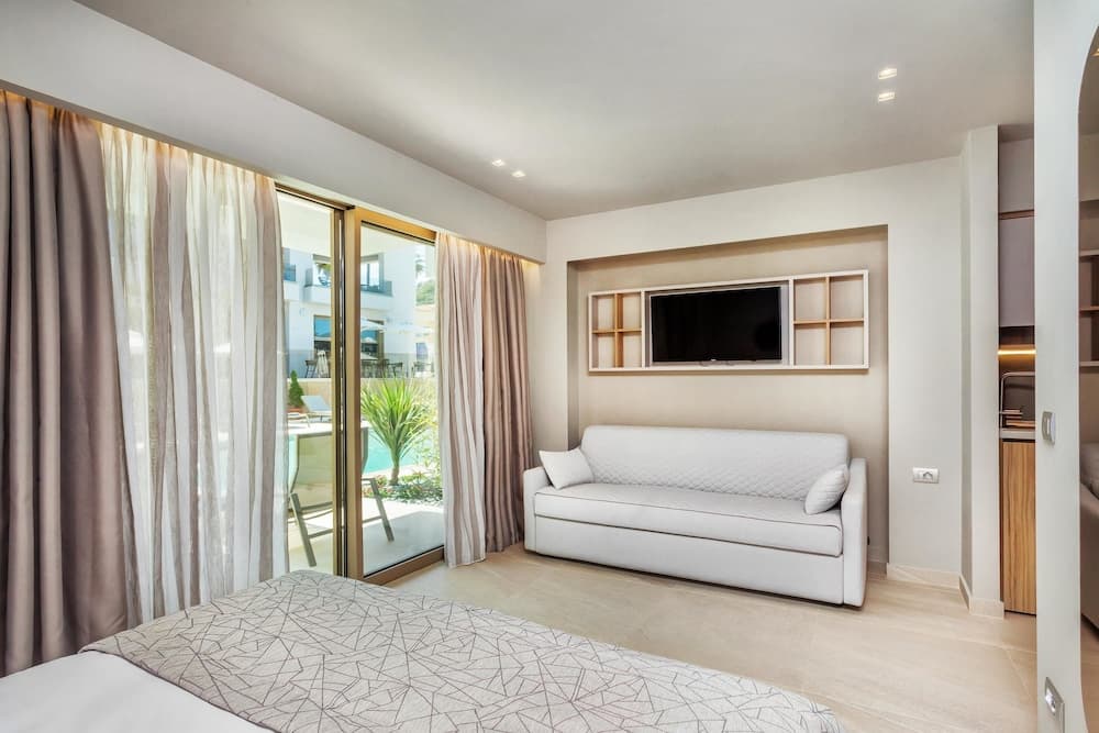 Pefki Deluxe Residences