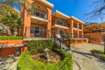 Villa Nena Apartments