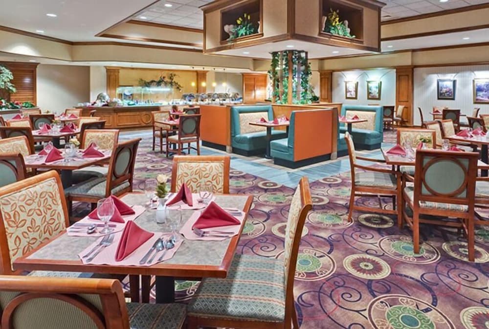 Fogelman Executive Center