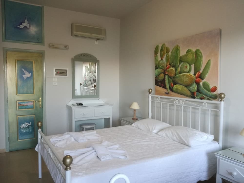 Ntafos Art Seaside Studios