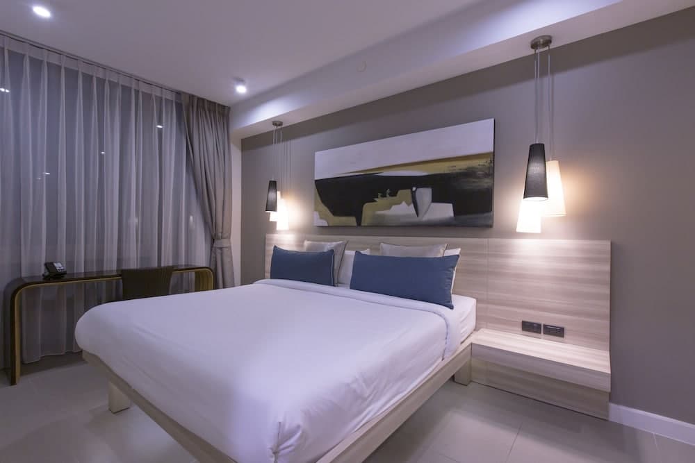 Oceanstone Phuket by Holy Cow 702