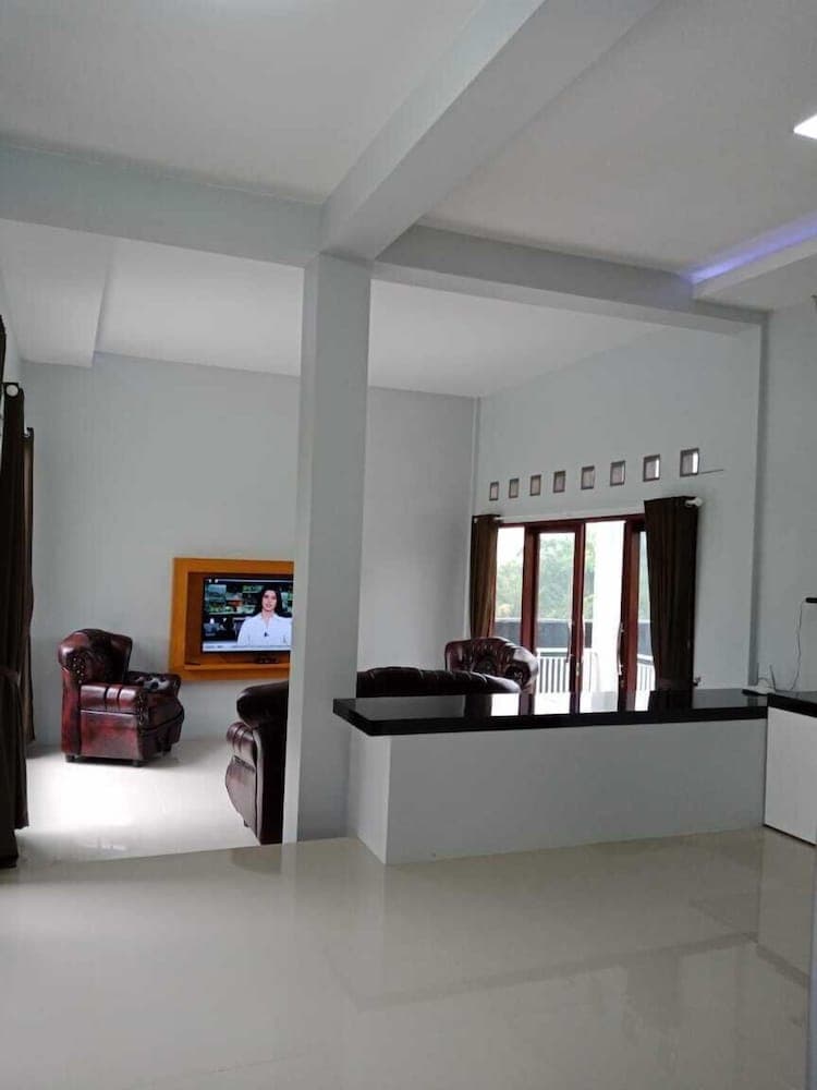 Villa Fahim 2 Puncak 4 Bedroom