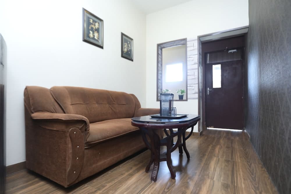 Nestlay Rooms - Ambattur