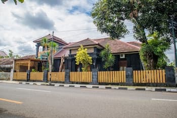 BaliOmah Guesthouse Jogja - Hostel