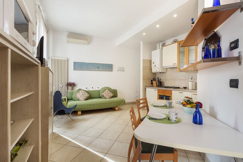 University Fancy Green House