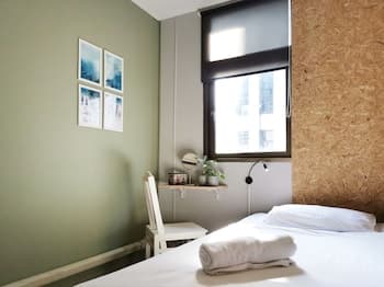 Foresttel Bkk - Hostel